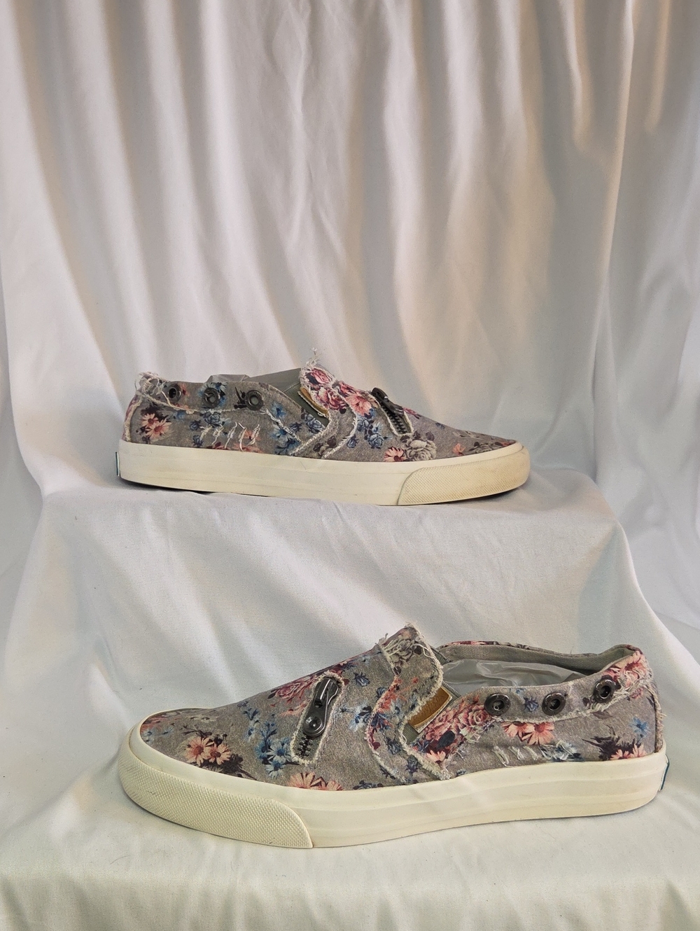 Blowfish Malibu sneakers Floral Slip-On Canvas Sneakers - Gray Pink Blue